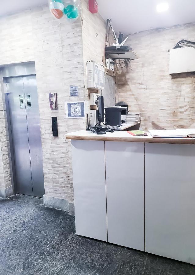 ניו דלהי Roomshala 122 Hotel Park View - Near Adarsh Nagar מראה חיצוני תמונה